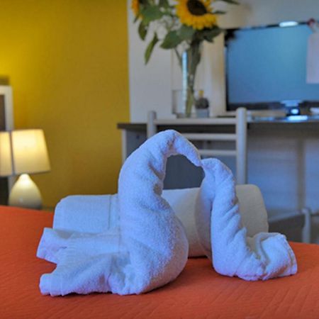 באדזי Hotel Marina מראה חיצוני תמונה