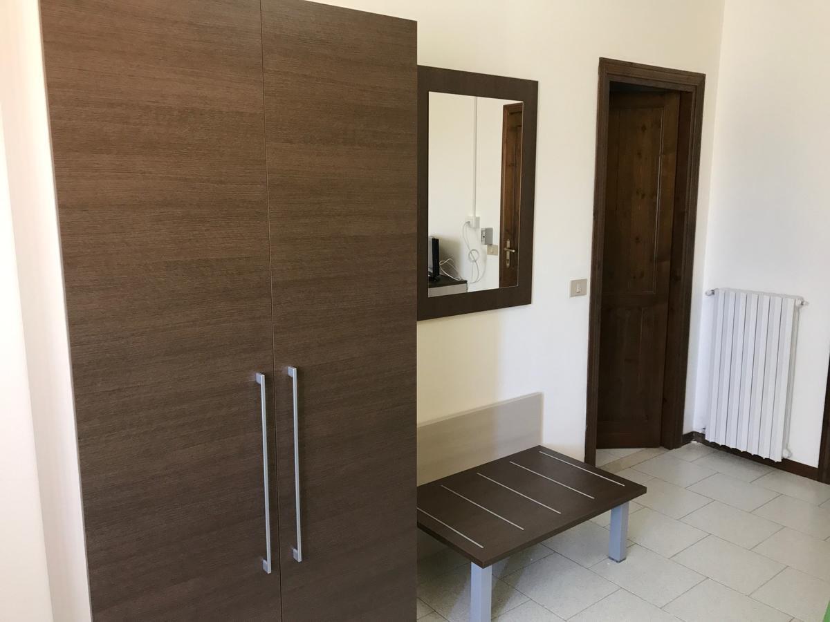 באדזי Hotel Marina מראה חיצוני תמונה