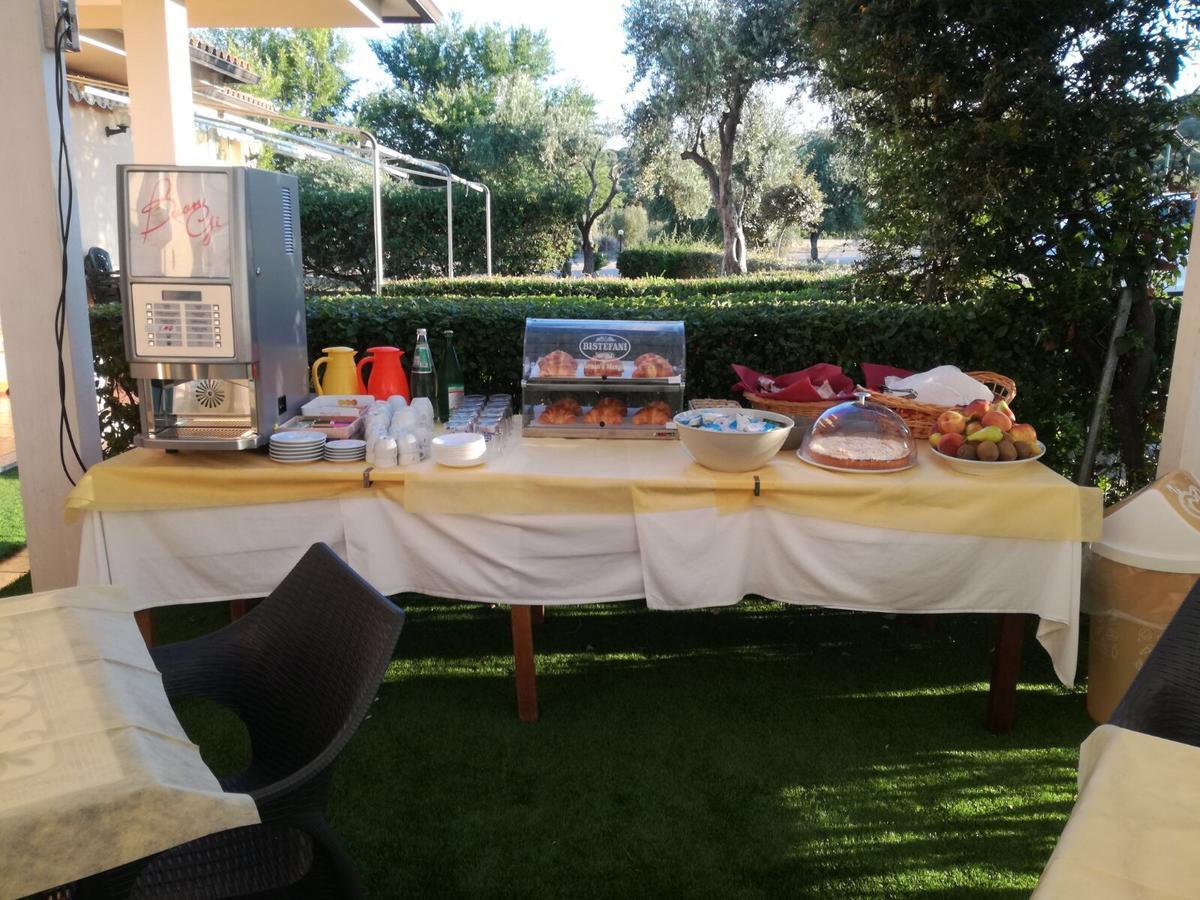 באדזי Hotel Marina מראה חיצוני תמונה