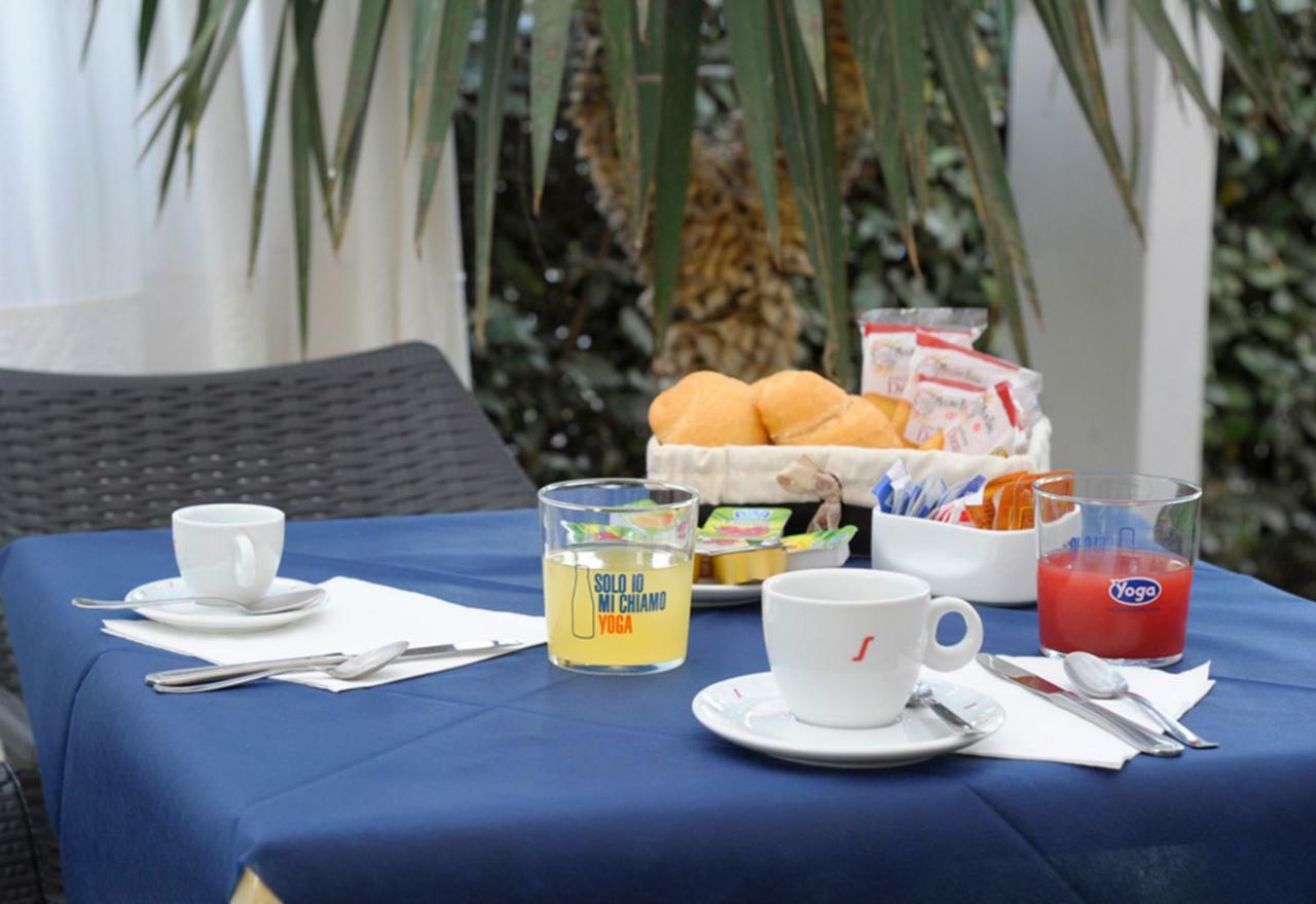באדזי Hotel Marina מראה חיצוני תמונה